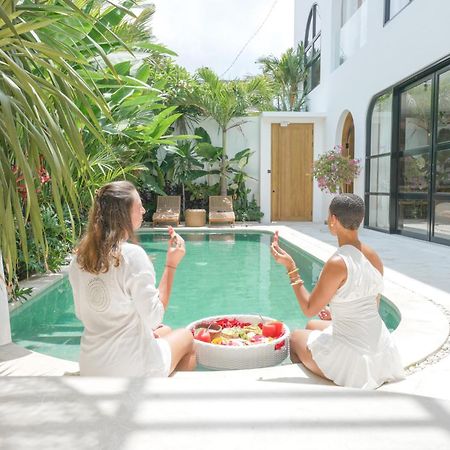 Villa Julia Blanca เกอโรโบกัน ภายนอก รูปภาพ